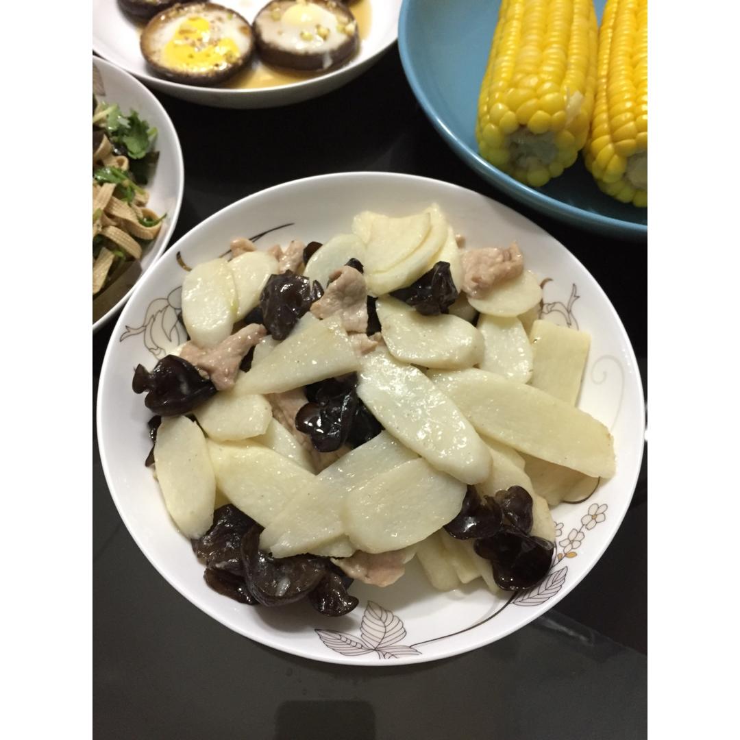 山药木耳炒肉片