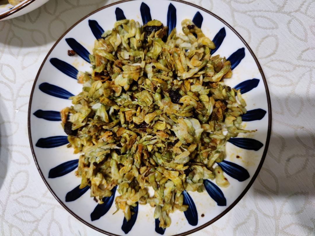 春季时令菜之蒸槐花