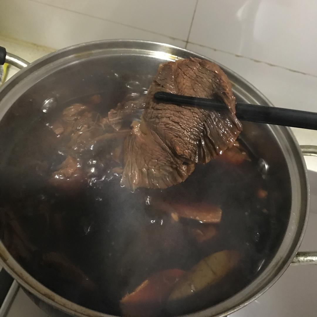 卤牛肉