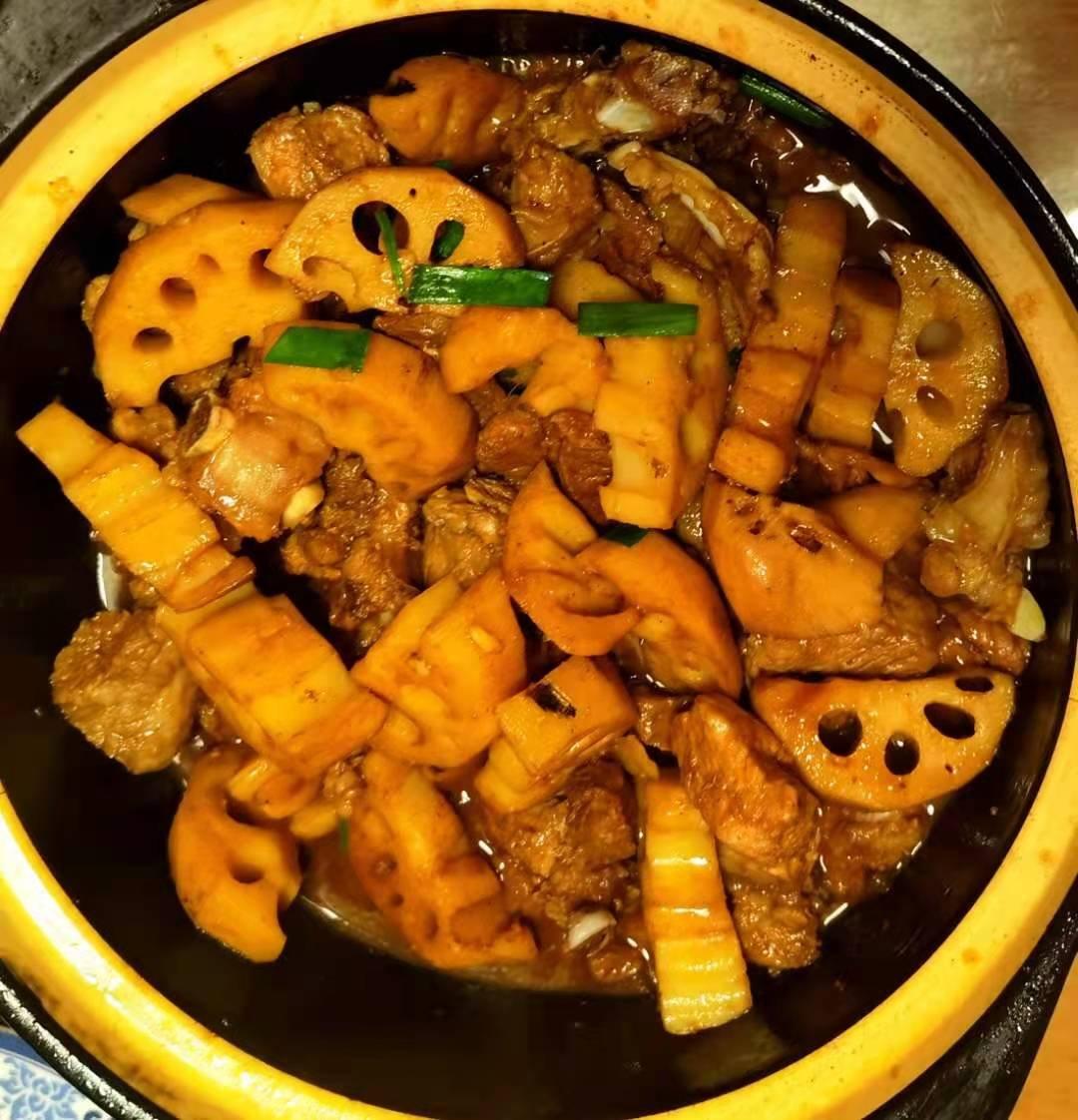 排骨莲藕煲