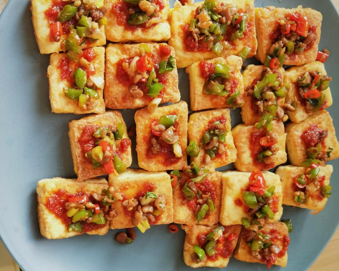 秘汁一品香煎酿豆腐