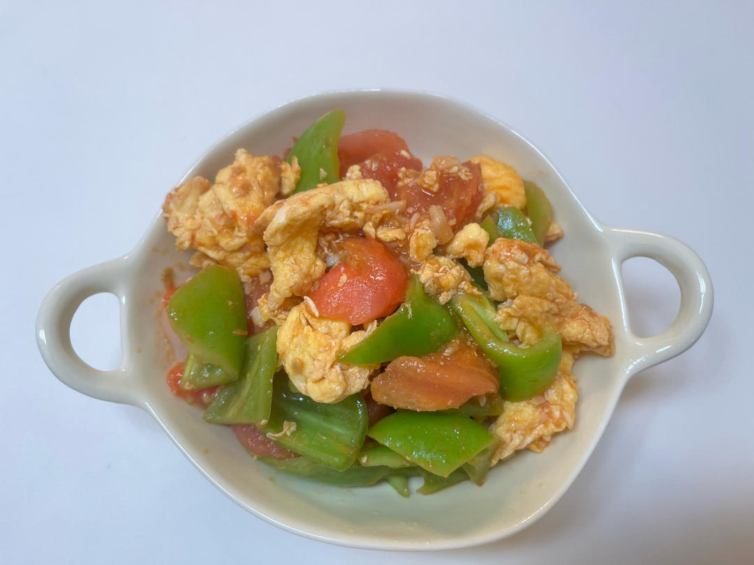 青椒西红柿炒鸡蛋