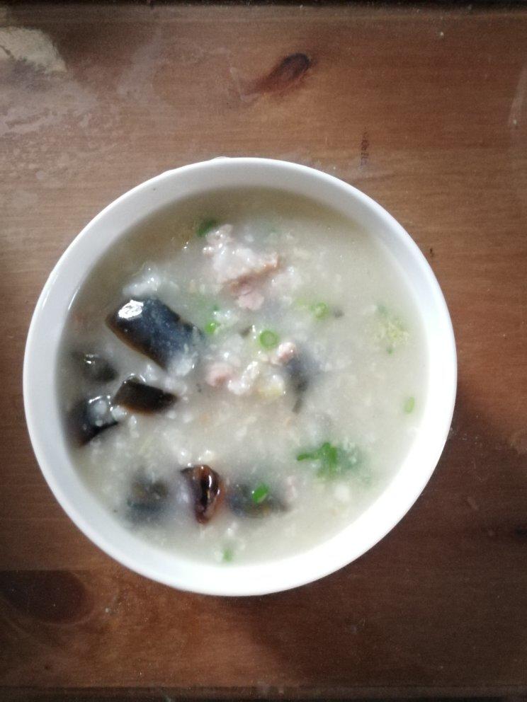 堂妈小厨——超好喝的皮蛋瘦肉粥