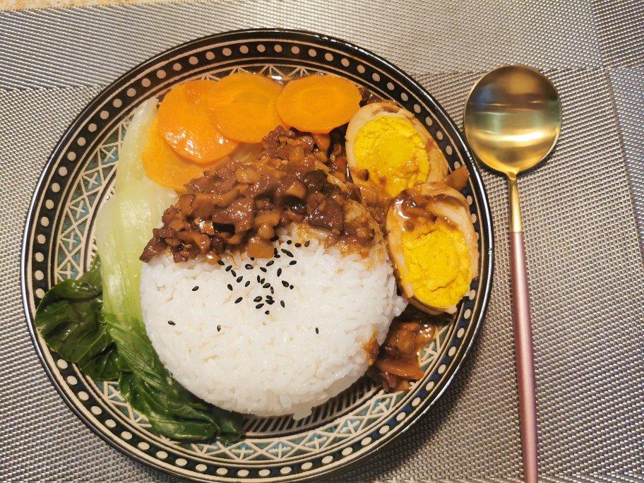 好吃到停不下来的卤肉饭