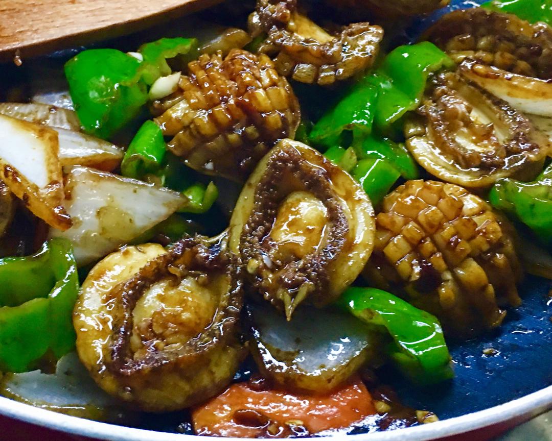 酱烧鲜活鲍鱼(咸鲜香,又一道下饭菜,鲍鱼又一做法04)的做法