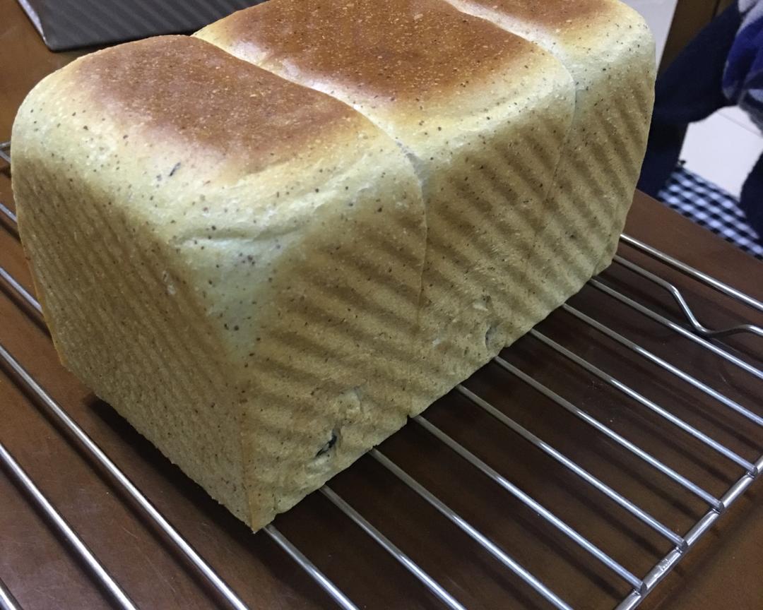 红糖红枣黑加仑吐司的做法