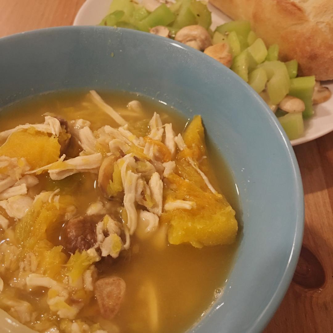 南瓜栗子鸡汤丨健康·三餐