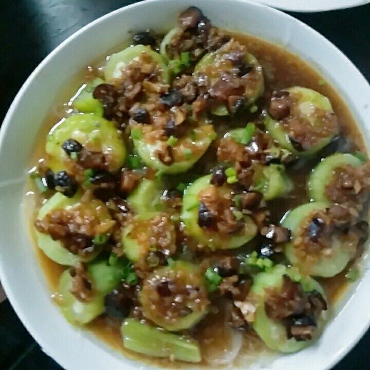 只需要五分钟就可以的美味蒜蓉蒸丝瓜