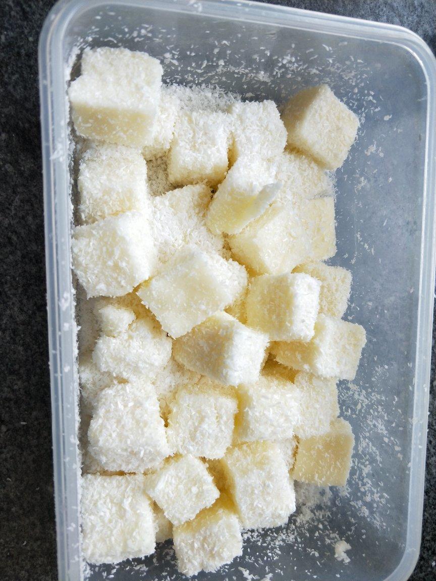 椰丝奶冻～椰丝小方～不用烤箱的小甜品！