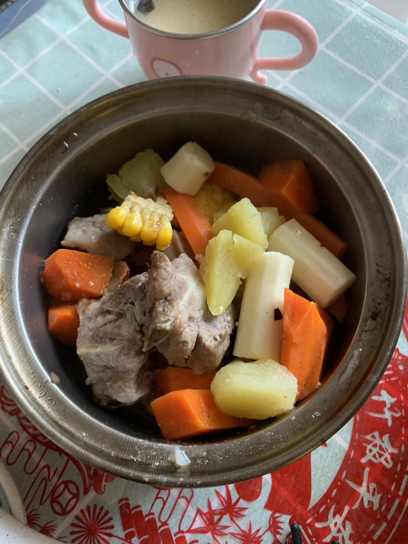 连吃三碗的玉米山药排骨汤