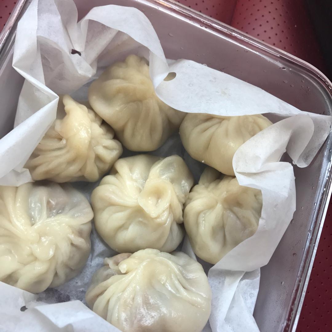 灌汤小笼包