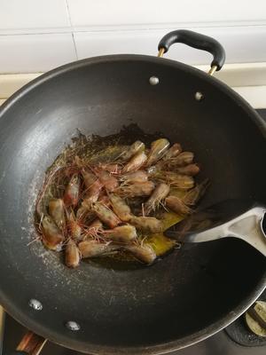 丝瓜袖珍菇虾滑汤的做法 步骤6