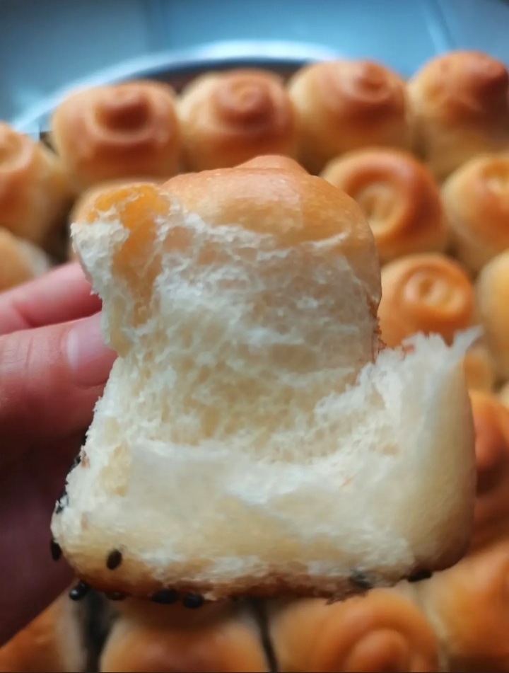 蜂蜜脆底小面包的做法