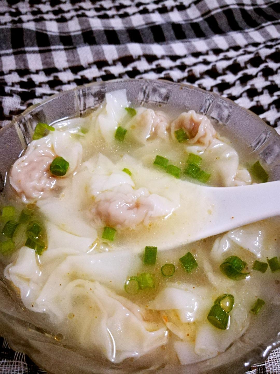三鲜馄饨 Huntun