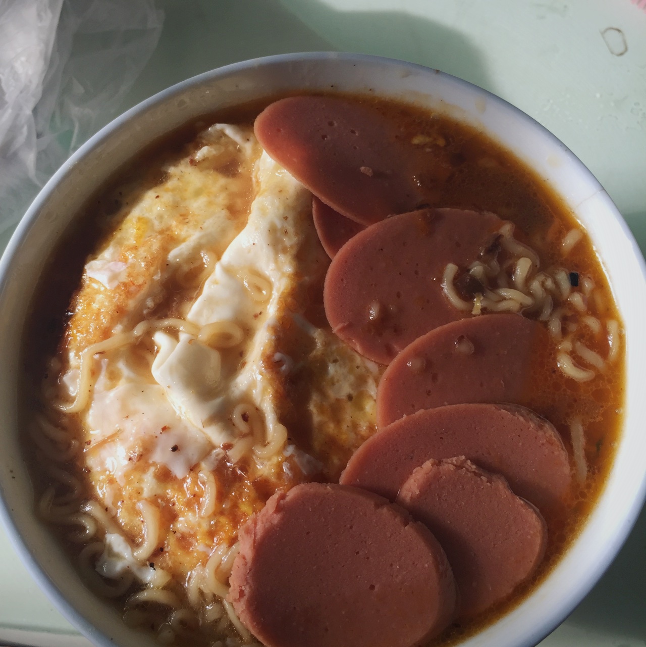 0yhv做的火腿泡面