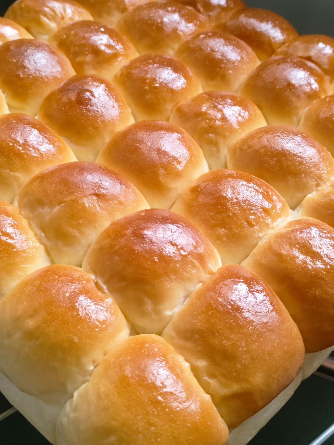 山姆同款黄油餐包，超简单在家就能复刻，卡白办了！