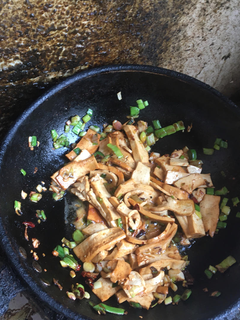 蒜苗炒豆腐唇齿生香