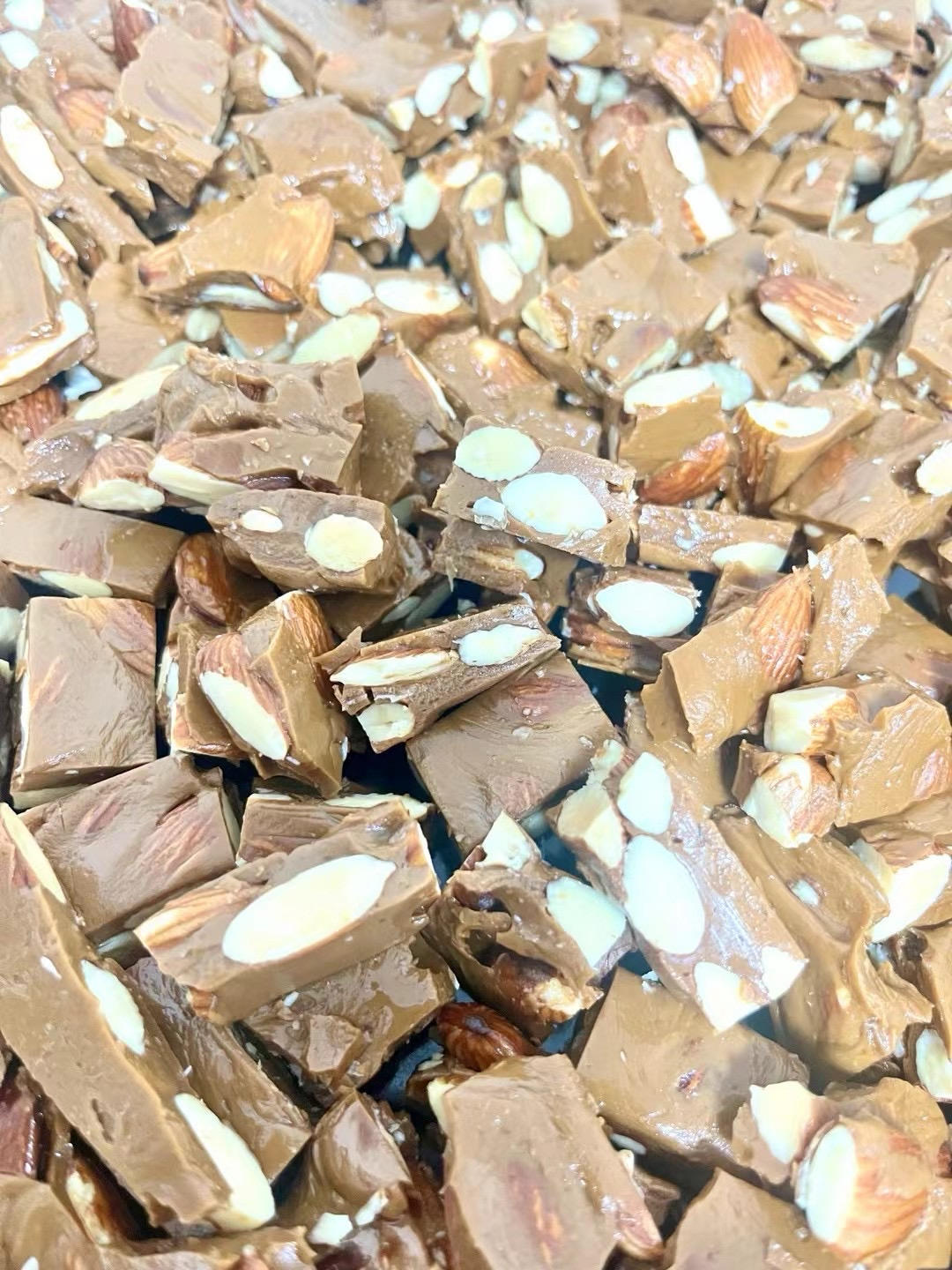 《Tinrry+》焦糖杏仁太妃糖