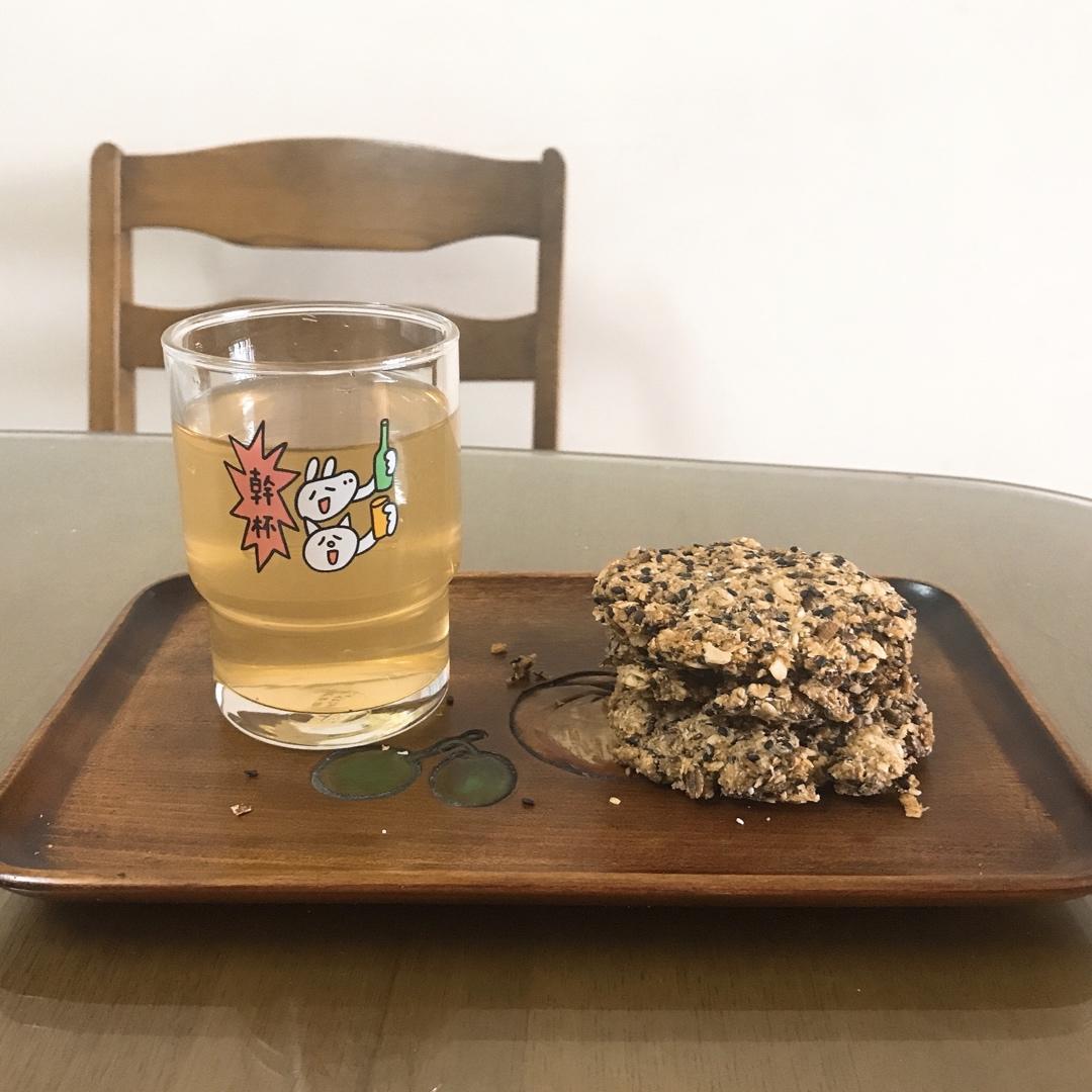 素食:有机燕麦芝麻大饼干