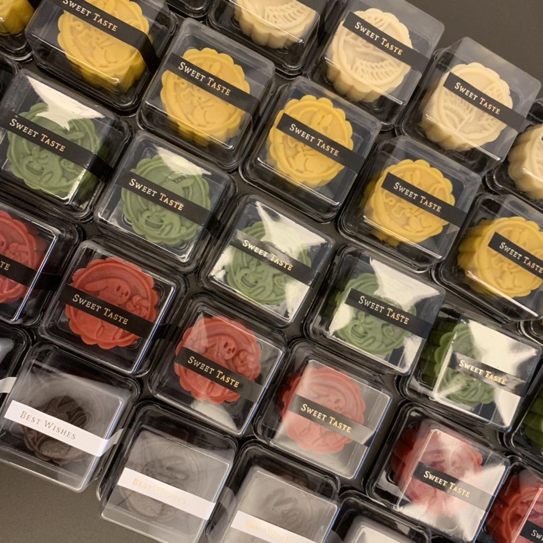 日式美颜桃山皮月饼