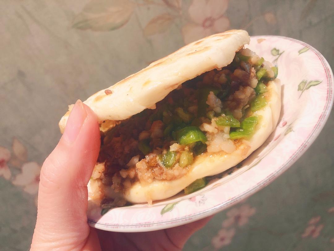 腊汁肉夹馍