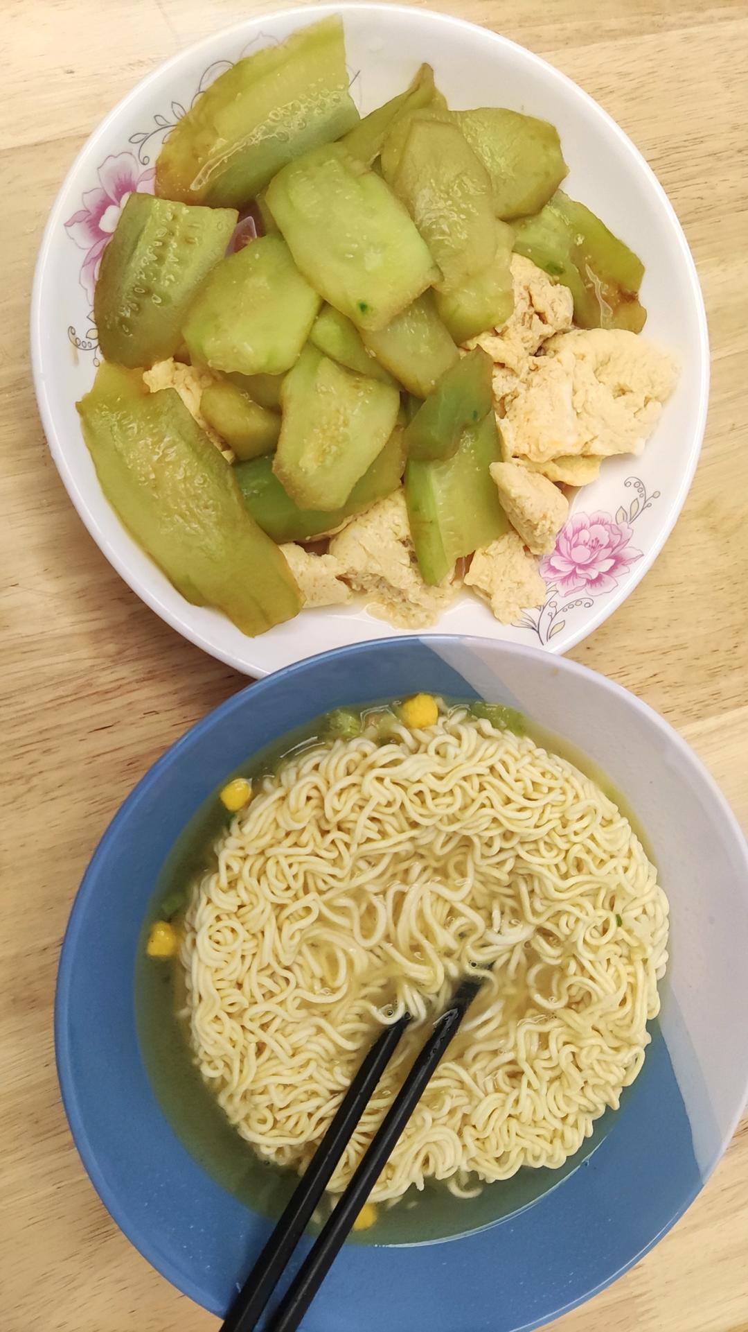 黄瓜炒鸡蛋 （青瓜炒鸡蛋）
