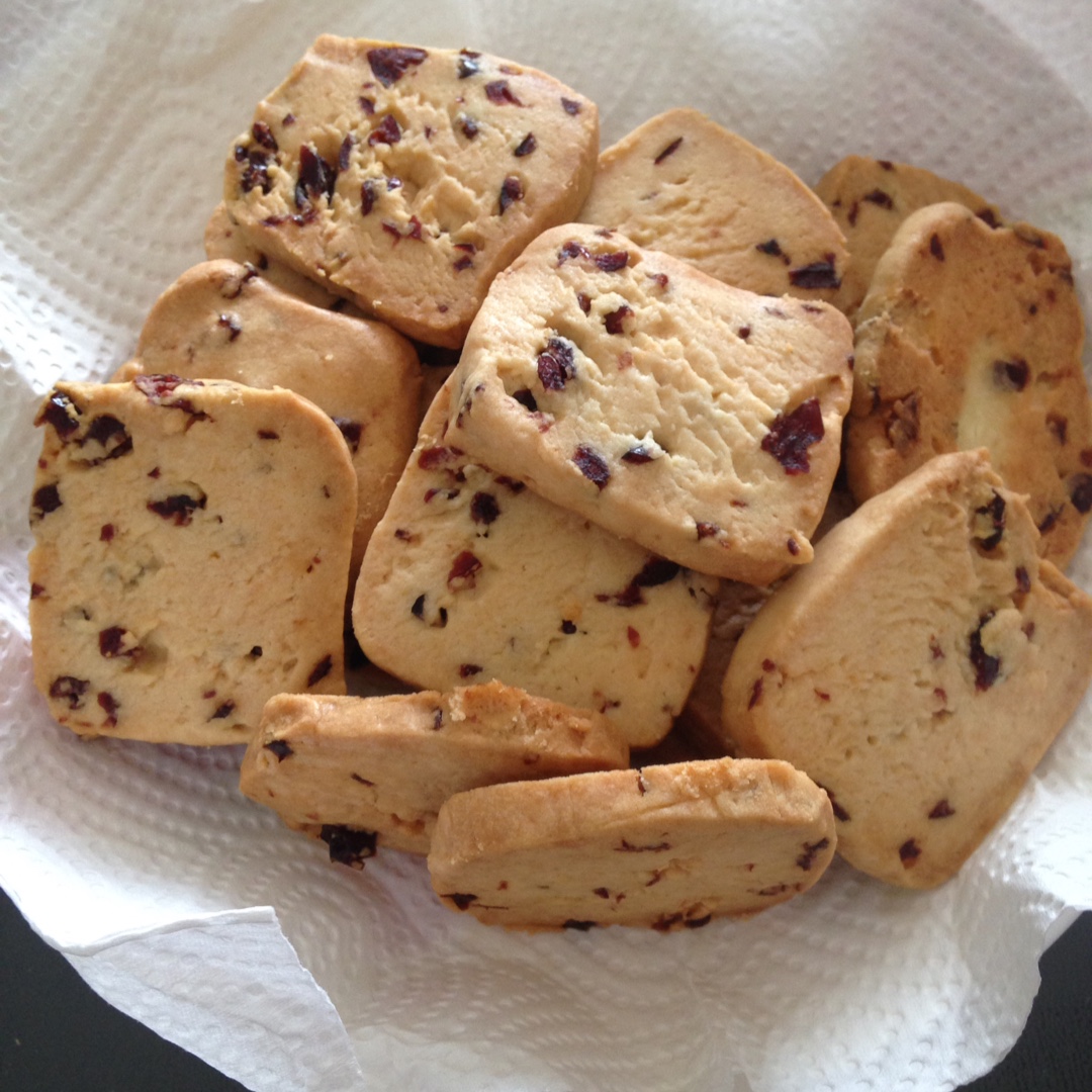 懒熊熊winnie做的蔓越莓饼干(君之配方改良,易操作版)