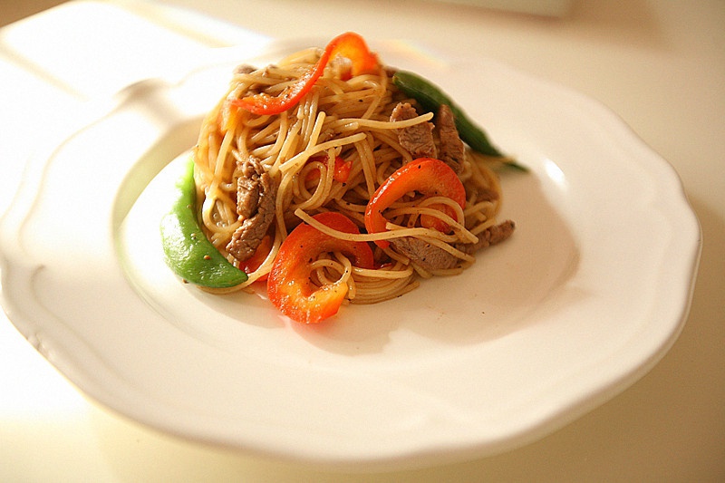 黑椒牛肉炒意粉