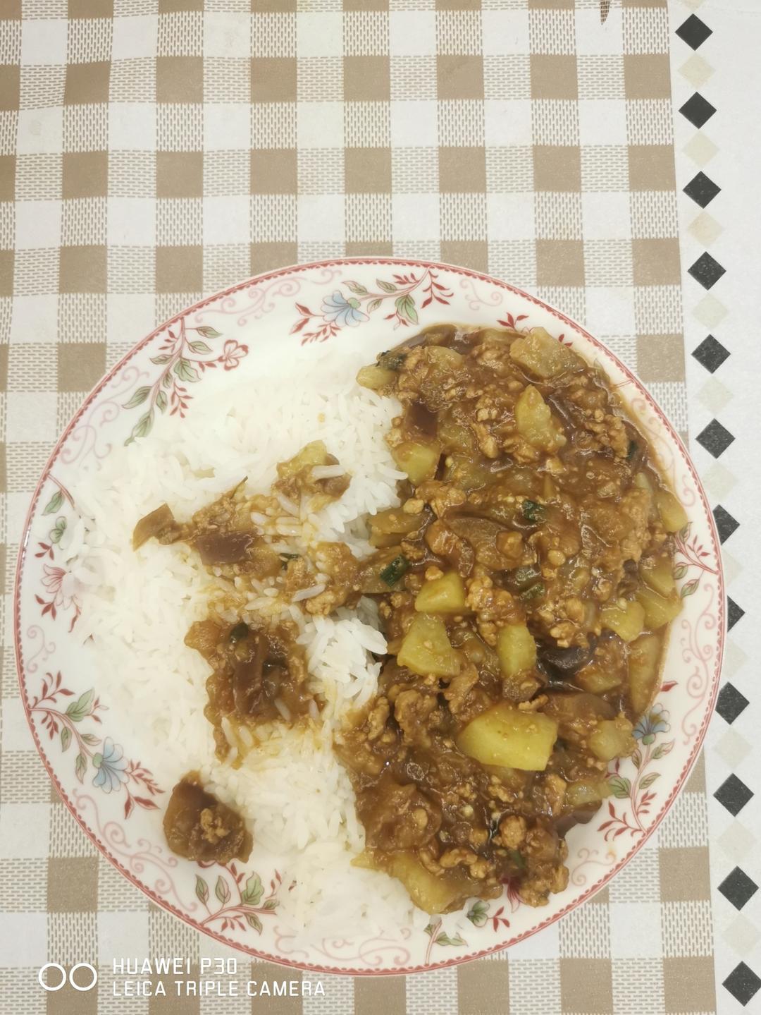土豆茄子肉末盖浇饭