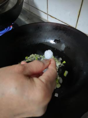 清炒扁豆角、架梅的做法 步骤5