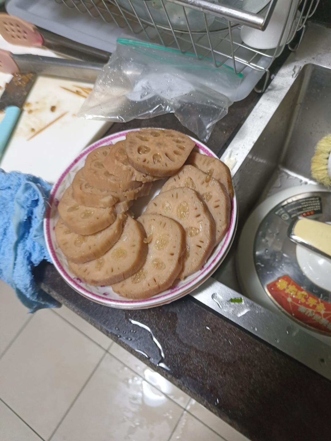 粉糯糯的糖藕-一吃就爱上的那种