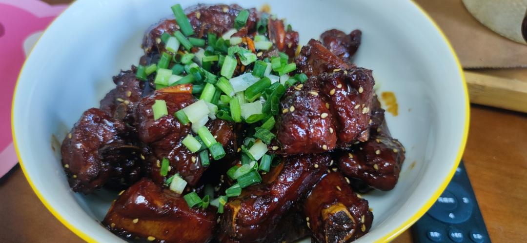 红烧排骨｜酱香浓郁