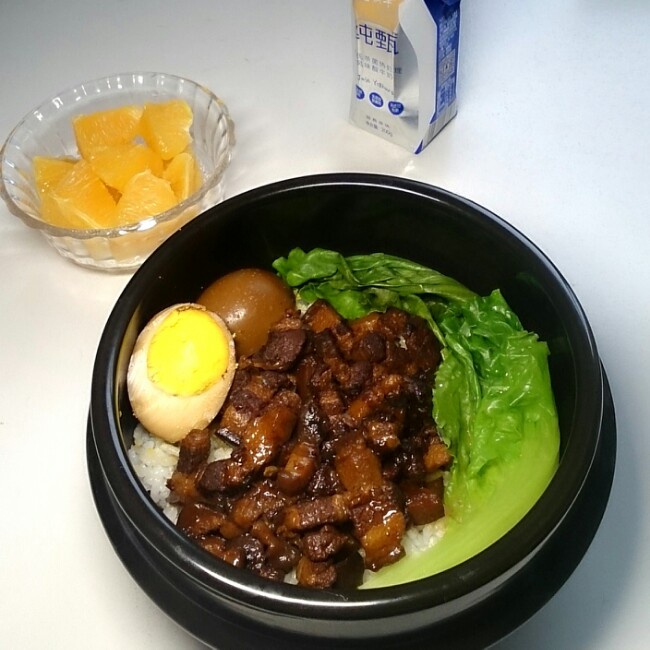 洋葱酥卤肉饭