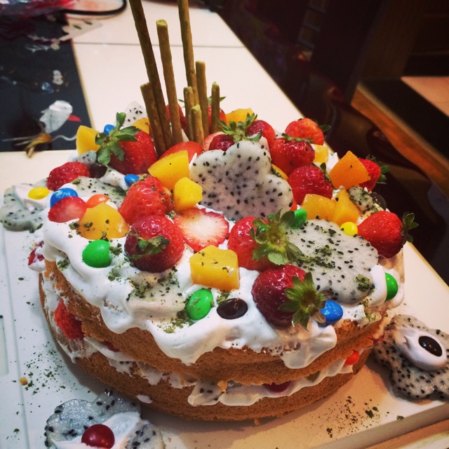 时下流行的鲜奶油戚风裸蛋糕
