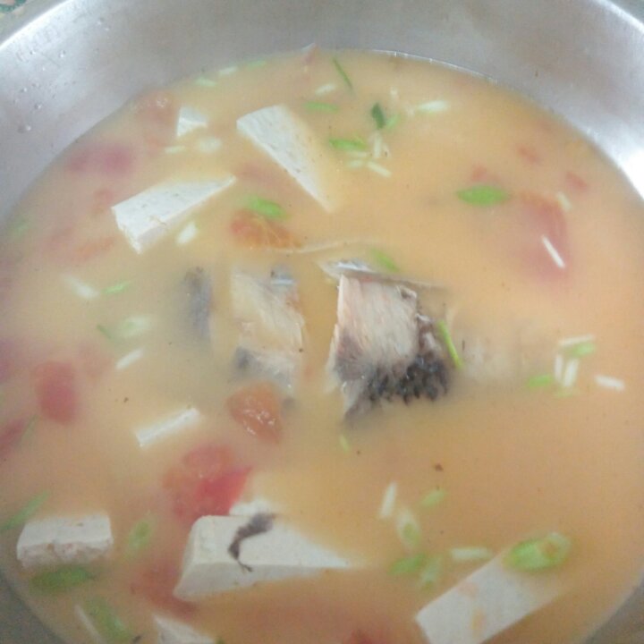 番茄豆腐炖鲫鱼