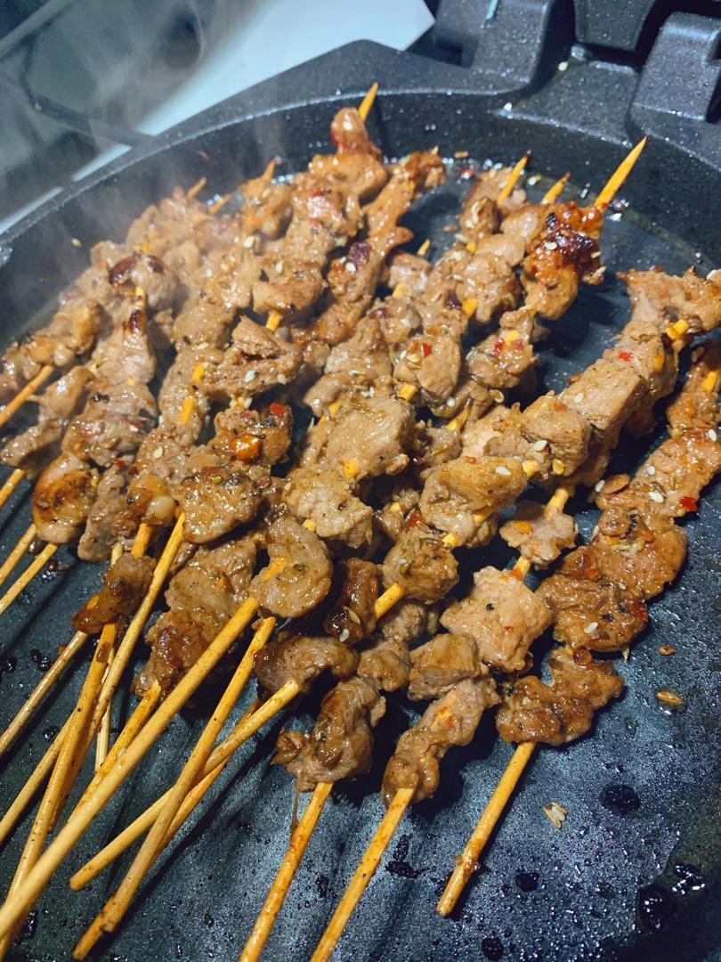 羊肉串用家里烤箱烤出明火烧烤的味道！