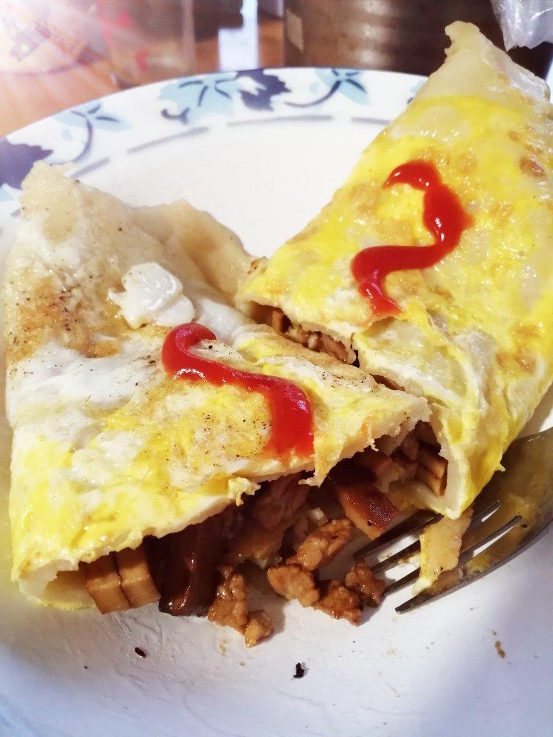 生菜牛肉鸡蛋卷