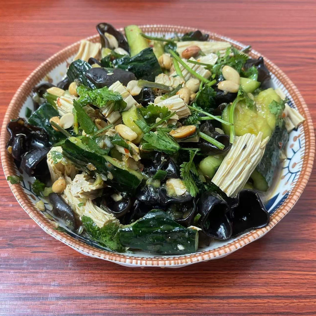 上桌就秒光的爽口凉菜～黄瓜拌腐竹