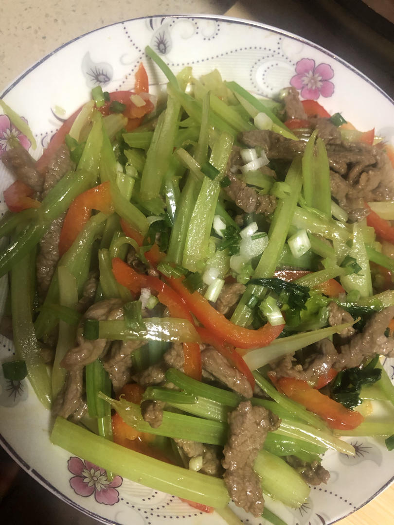 泡椒芹菜牛肉丝