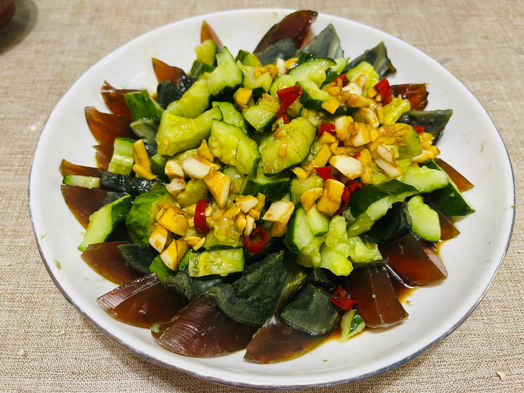 一看就会的‼️凉拌松花蛋黄瓜㊙️好简单