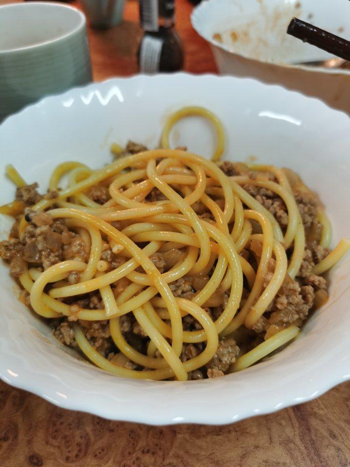 番茄肉酱意大利面