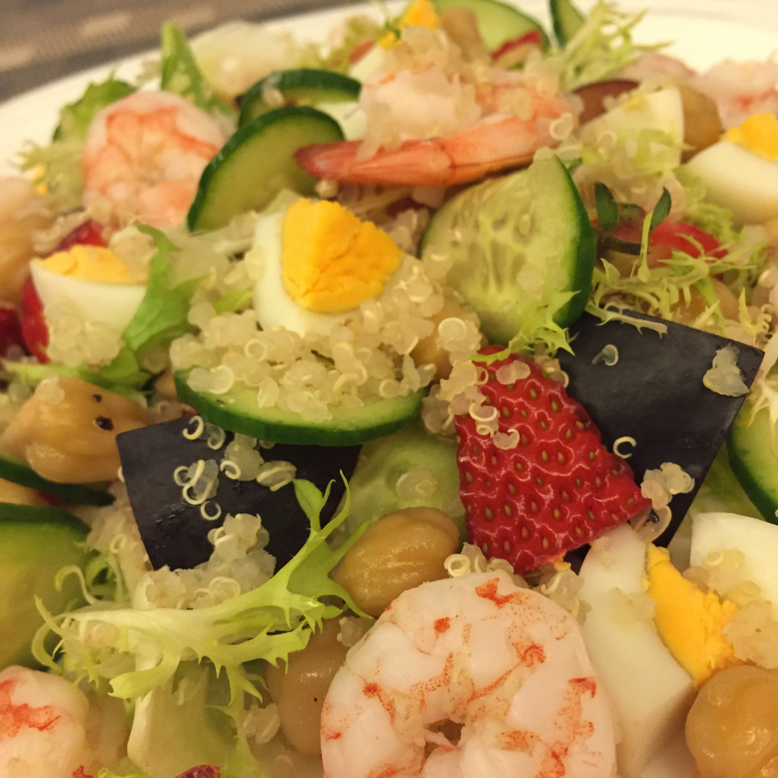 藜麦鹰嘴豆大虾沙拉