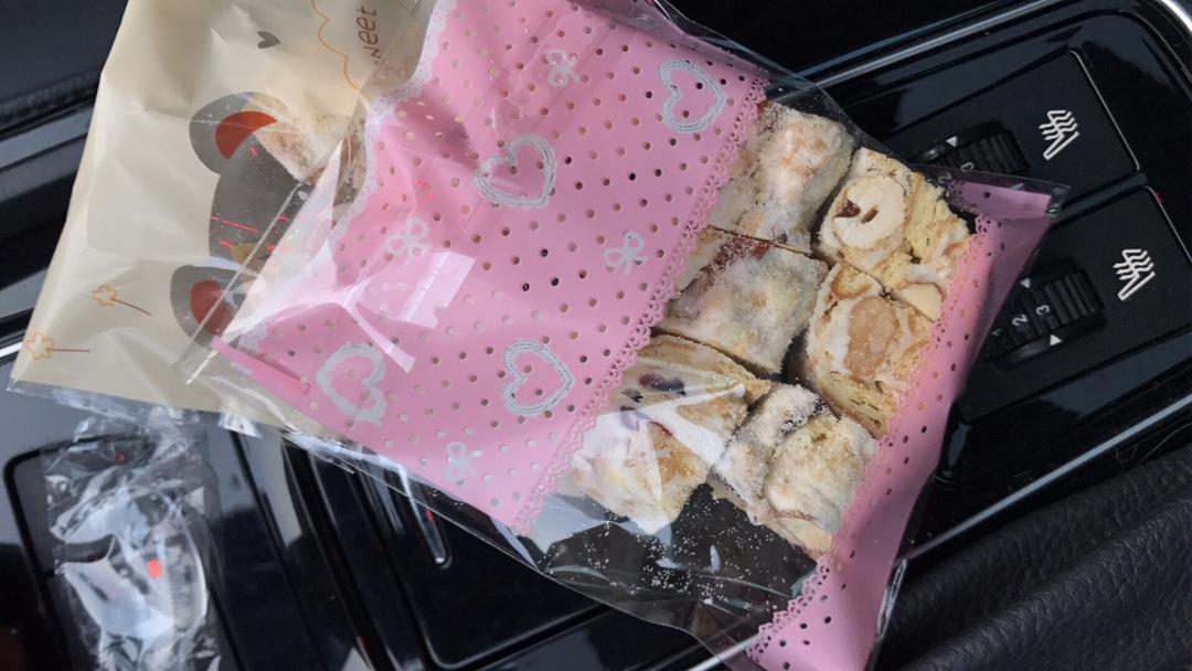 多种口味的雪花酥