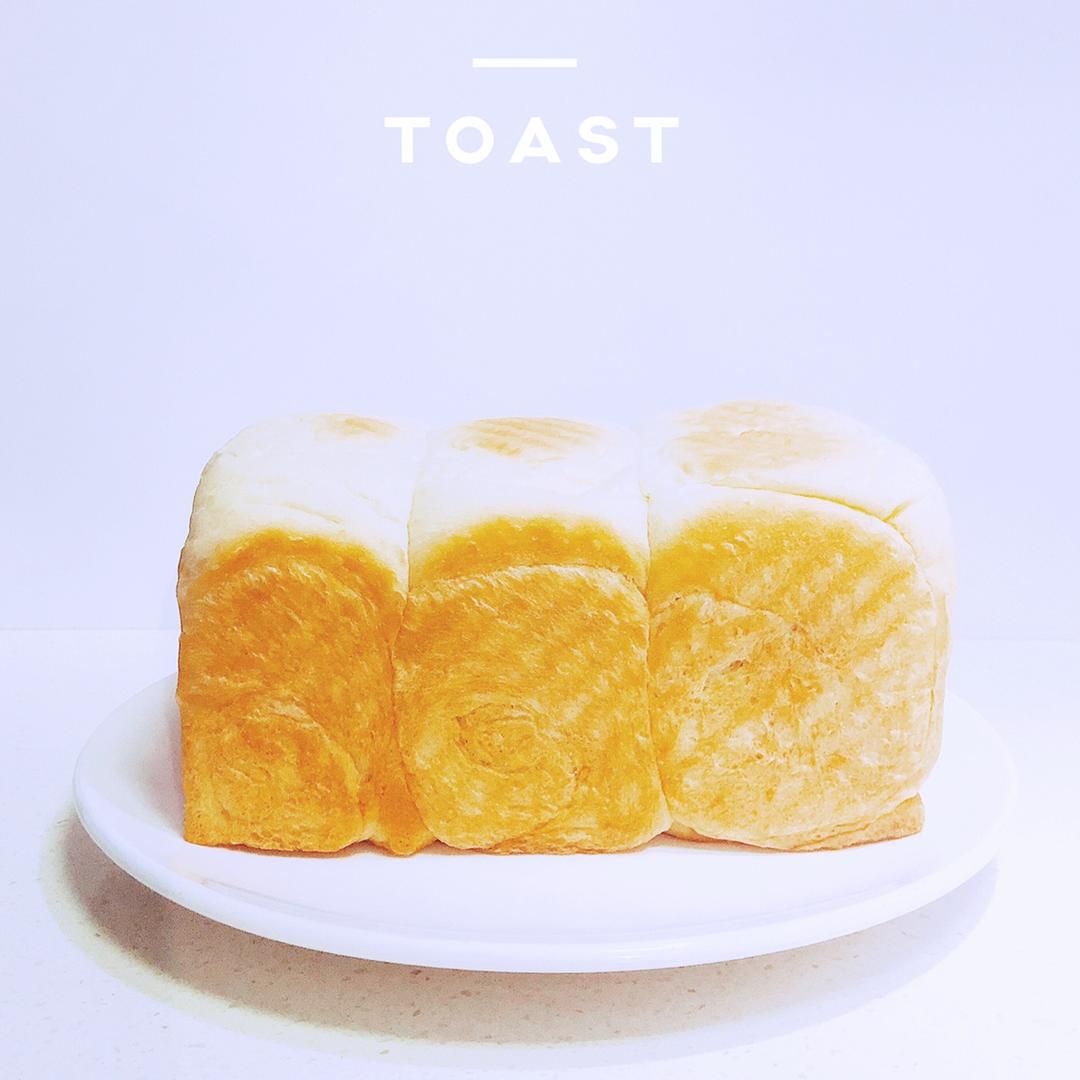 牛奶鸡蛋吐司