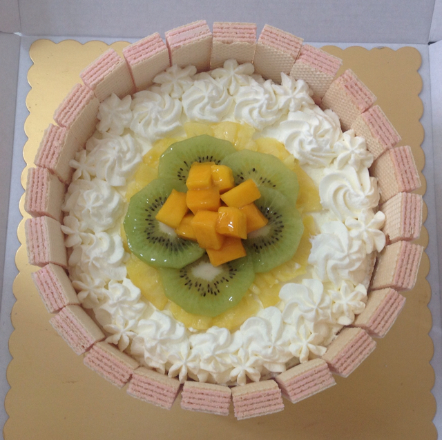 生日蛋糕教程【威化饼干围边】