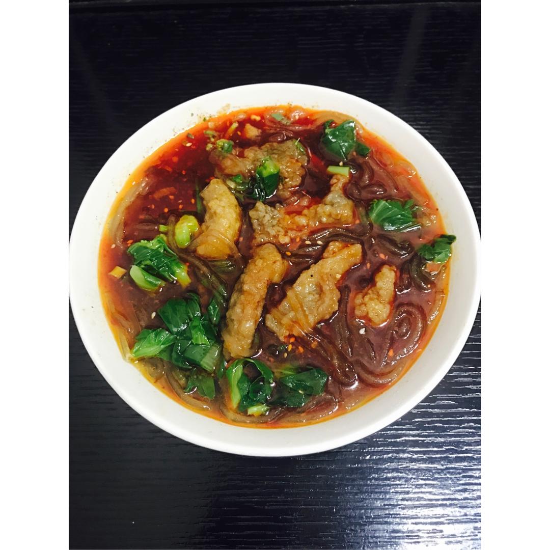 我是一碗实实在在的酸辣粉 酥肉,七爸的酥肉好吃的不要不要