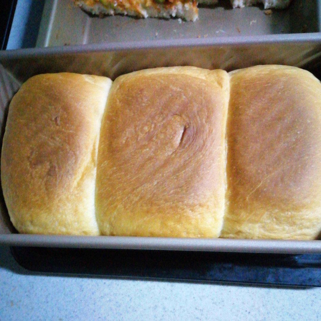普通面粉+玉米油版吐司面包