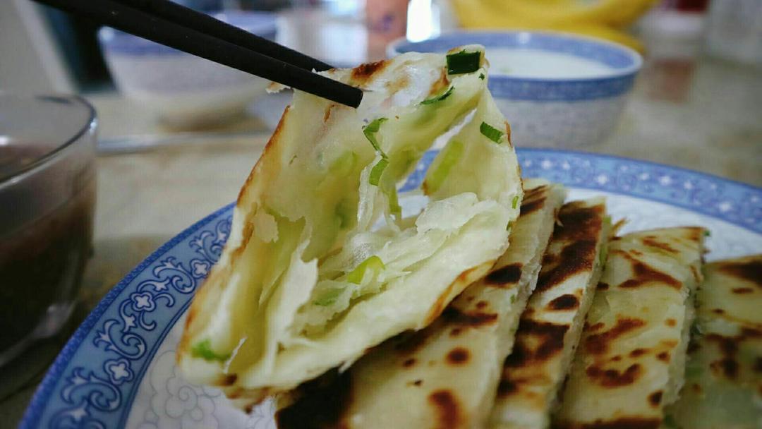 堂妈教你做飘香葱油饼