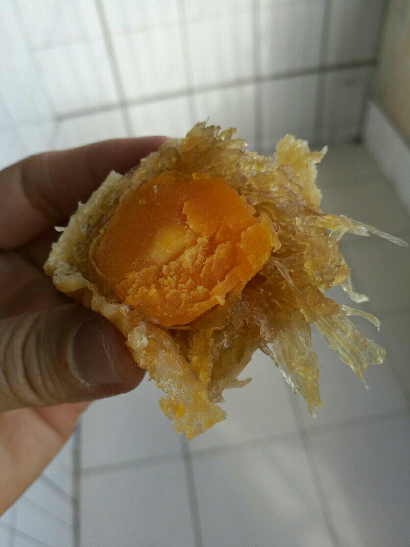 广式月饼—蛋黄冬翅月饼