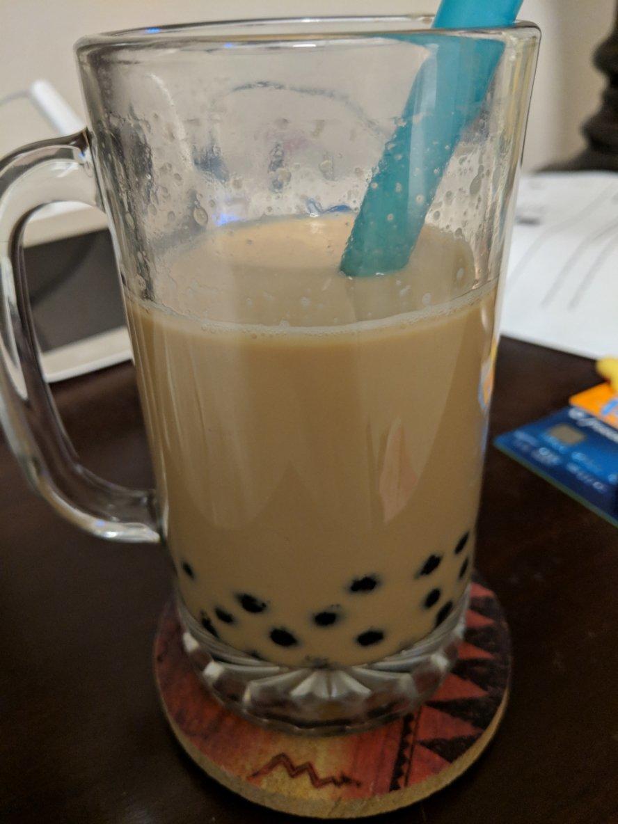 最简单的港式奶茶怎么做？四个步骤就搞定。